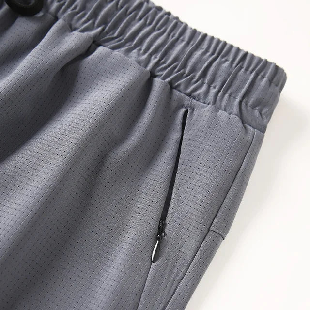 Utsläppta träningsbyxor