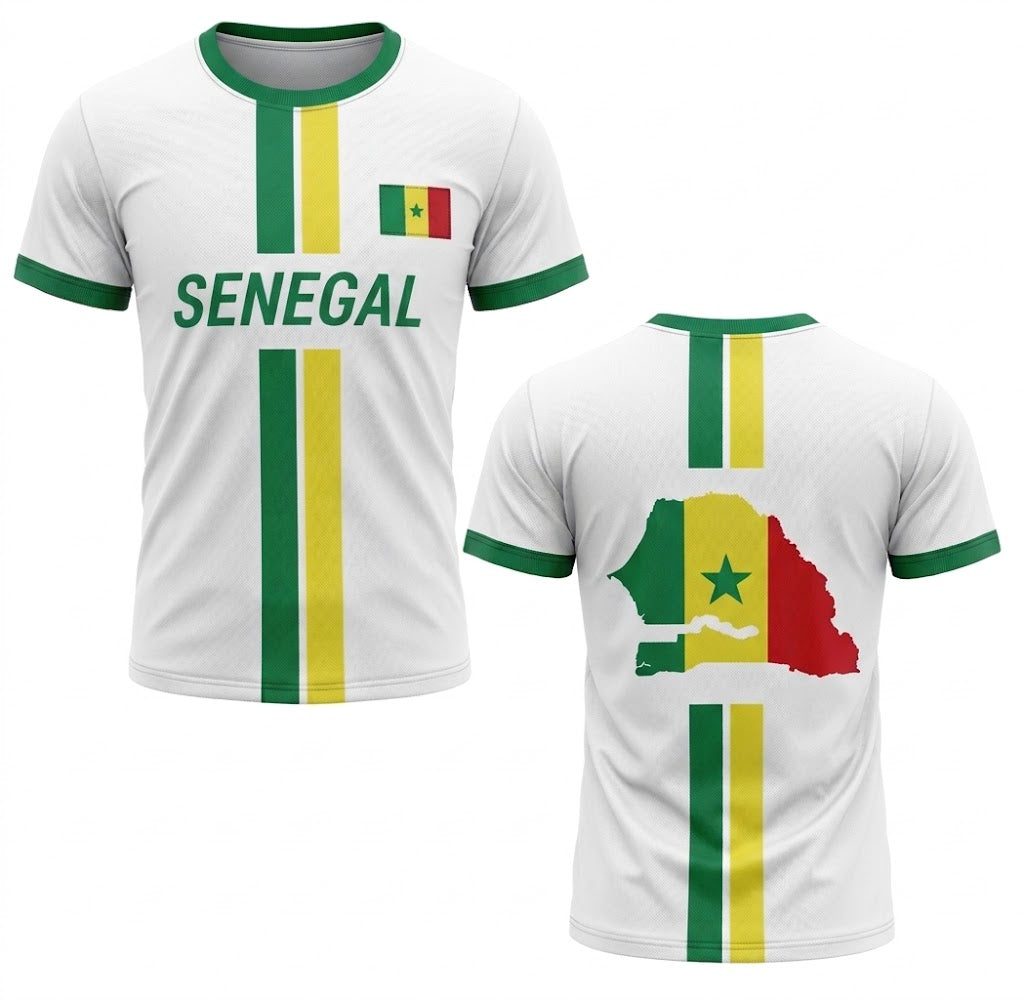 Vit Senegal landslagströja med gröna och gula ränder, grön text SENEGAL och karta över Senegal på ryggen