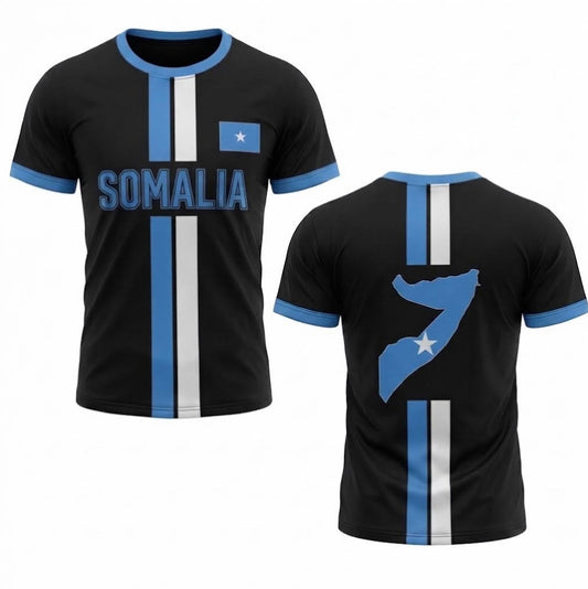 Svart Somalia landslagströja med ljusblå och vita ränder, ljusblå text SOMALIA och karta över Somalia med vit stjärna på ryggen